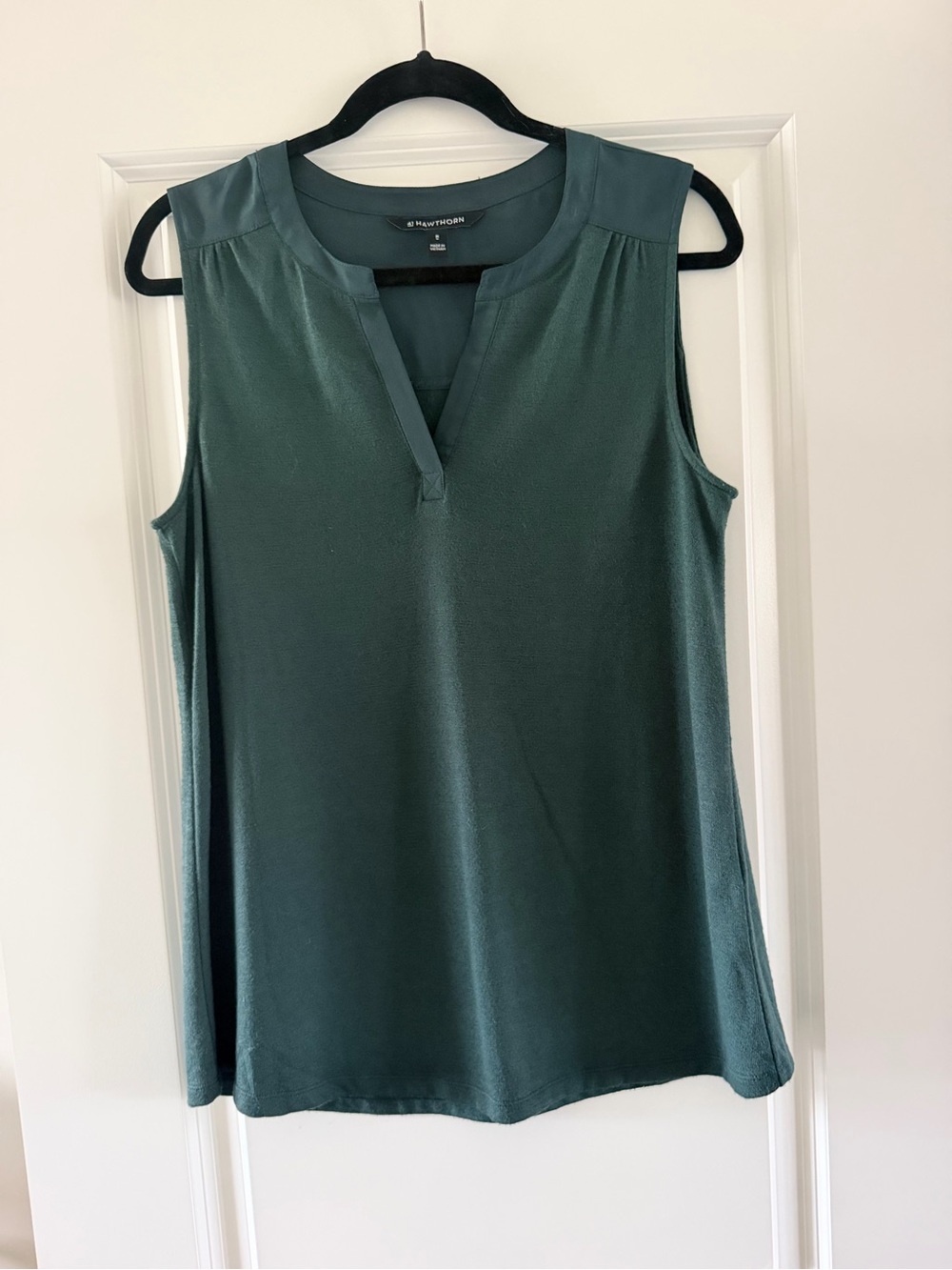 Evereve Sleeveless V-Notch Shell Top - Teal